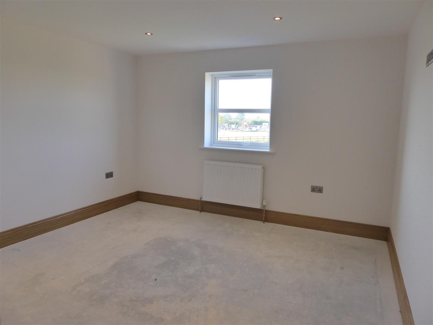 BEDROOM 2 (REAR)